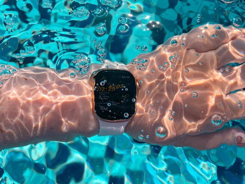 apple watch waterproof feature